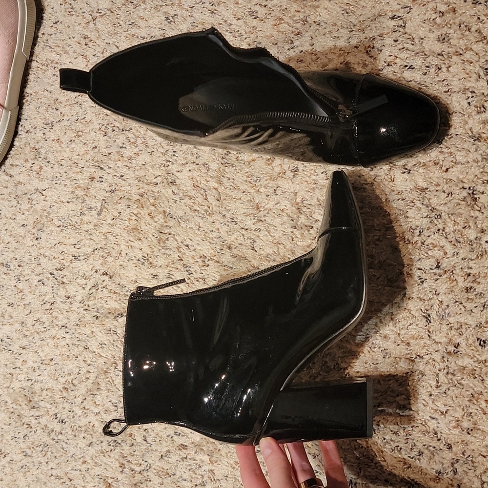 Kendall & Kylie Raquel patent leather booties